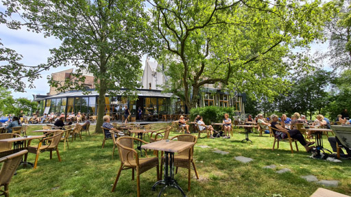 Op Hodenpijl restaurant in Schipluiden