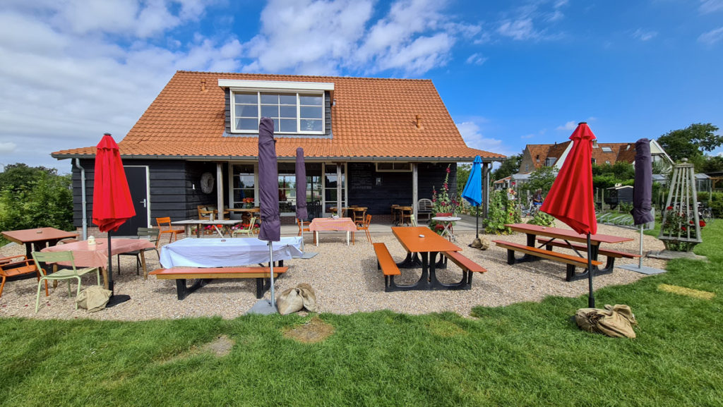 Bij de buurvrouw cafe in Maasland