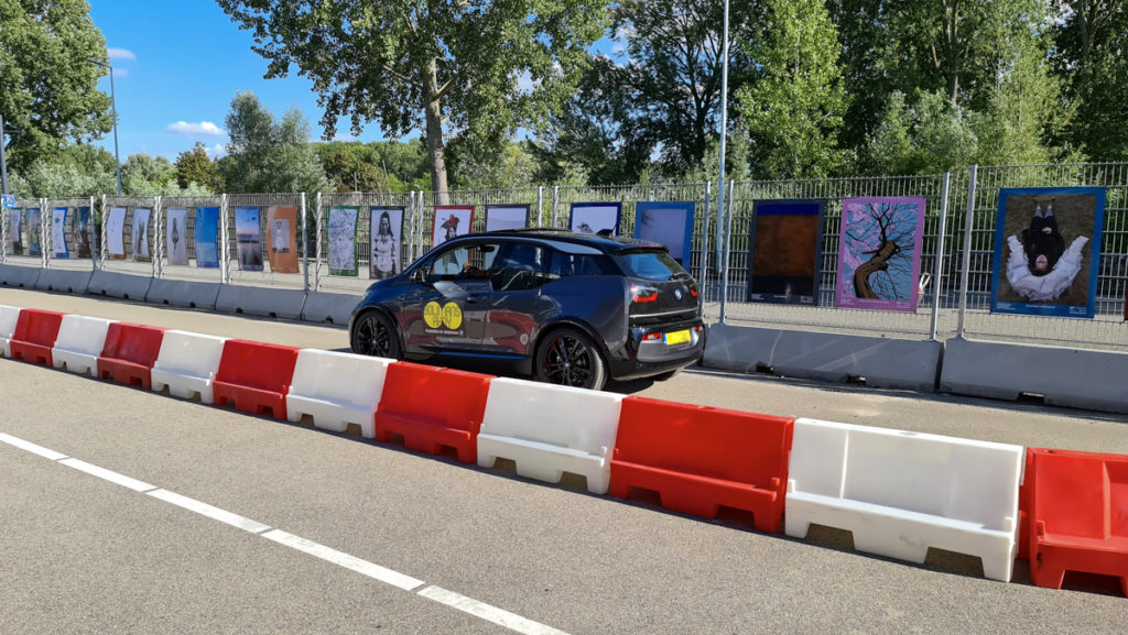 Boijmans Ahoy museum drive-thru with electric cars