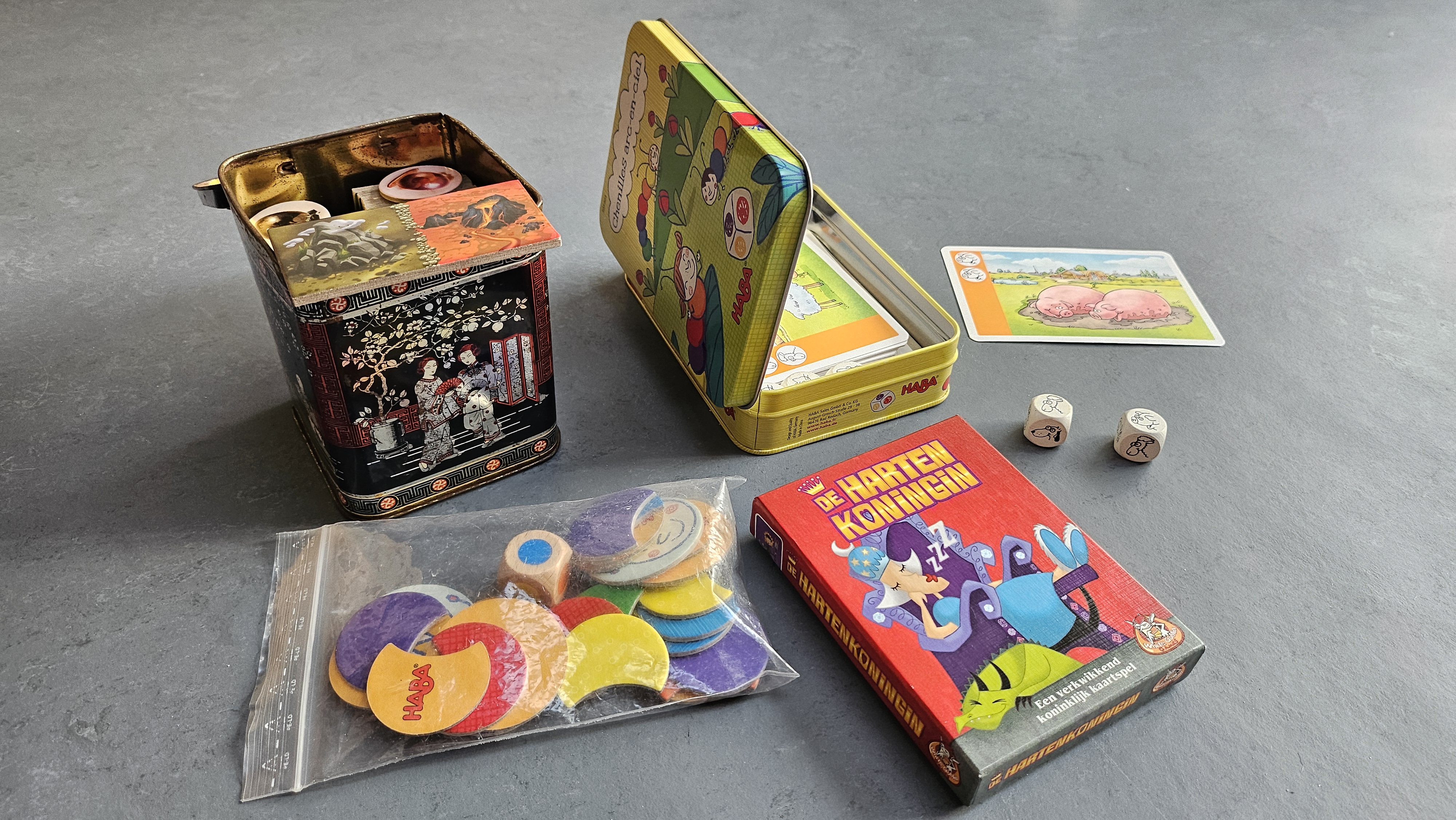 Compacte spellen ingepakt voor op reis
