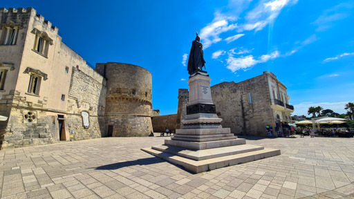 Monumento agli Eroi e Martiridi in Otranto in Italy (Puglia)