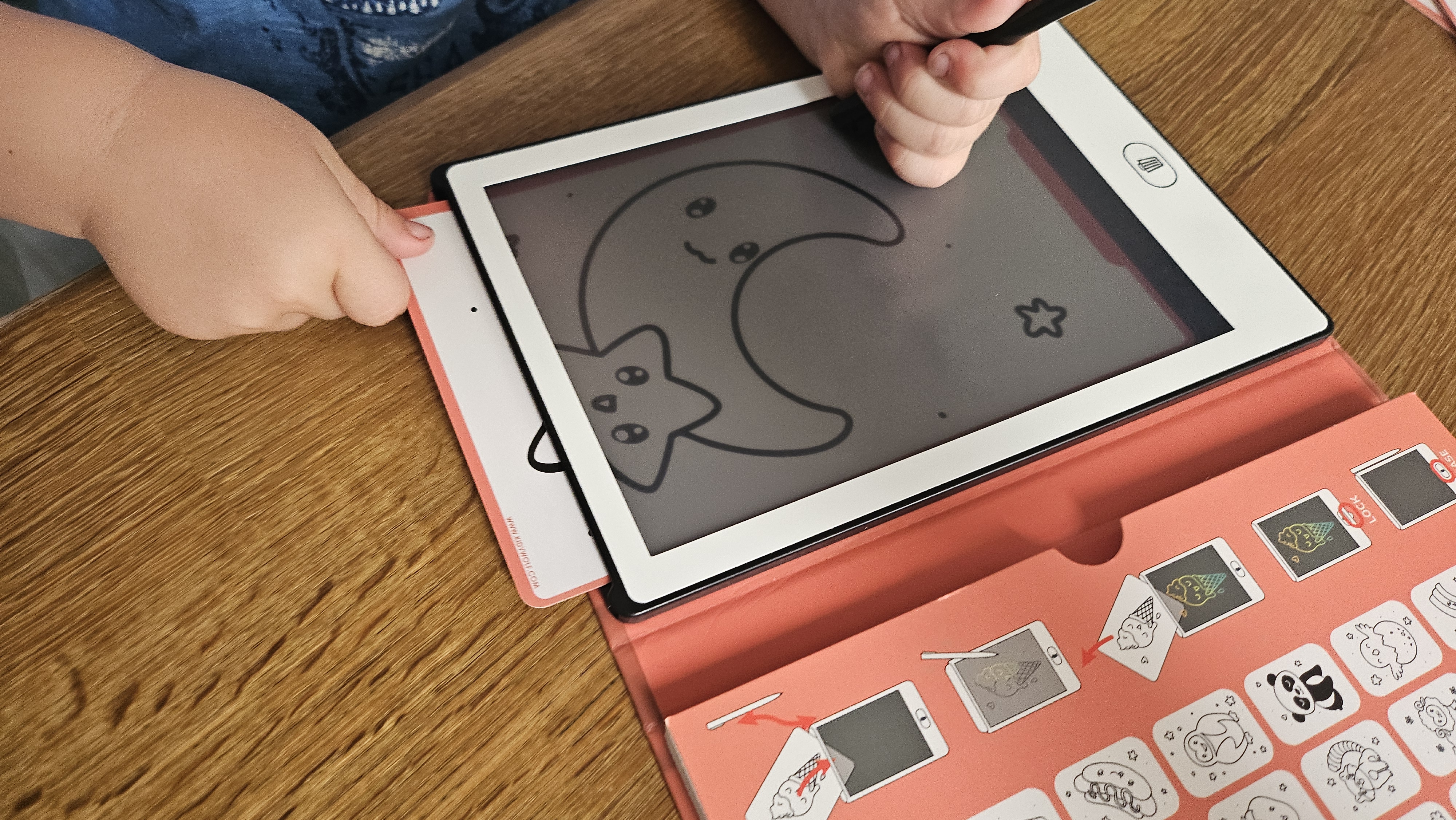 Sjabloon verwisselen in het KidyDraw Mini traceervlak