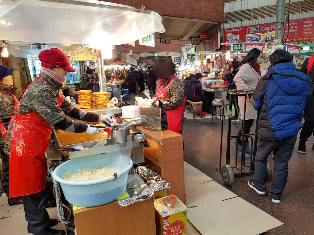 Korean street food: mung bean pancake