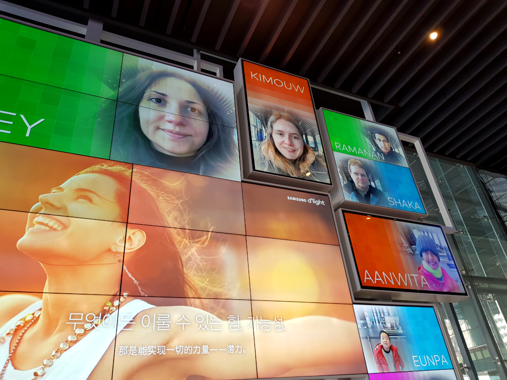 Band syncing at Samsung d'light in Gangnam, Seoul in South Korea